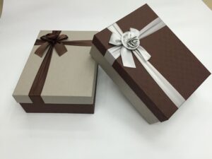 hop-giay-dung-qua-tang-cao-cap