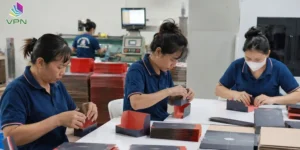 Paper box production and assembly process for custom packaging